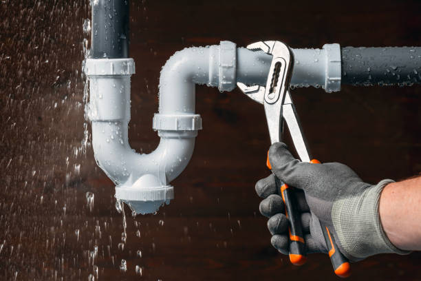 Professional Gas Line Repair technician working in North Hills, CA